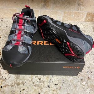 New in box Merrill hiking shoes
